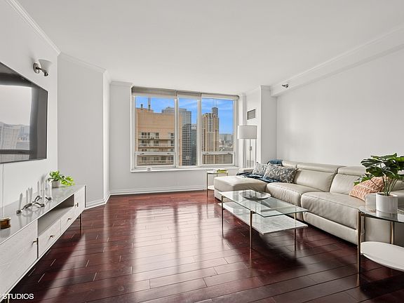 2nd image of 33 W Ontario St APT 36D