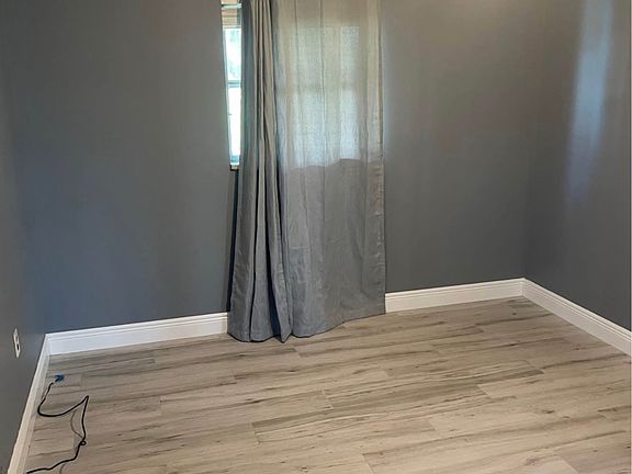 2nd image of 893 Iris Dr #1