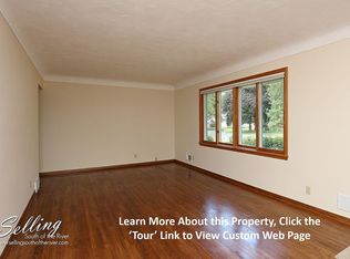 1050 Beatrice St, Eagan, MN 55121