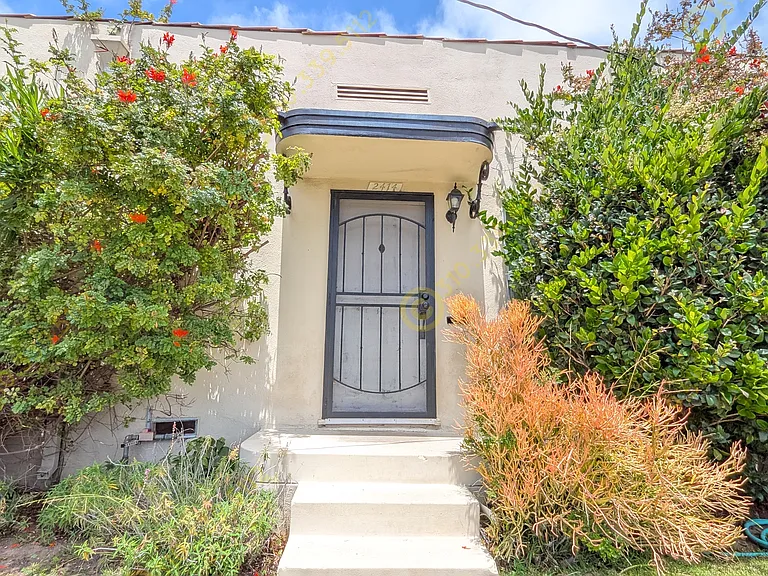 2400 Grandview Ave — Photo 5