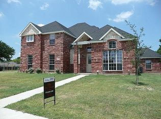 1527 S Greenstone Ln, Duncanville, TX 75137