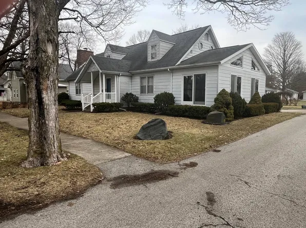 108 N Jefferson St, South Whitley, IN 46787