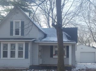 117 S 25th St, Mattoon, IL 61938