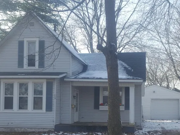 117 S 25th St, Mattoon, IL 61938