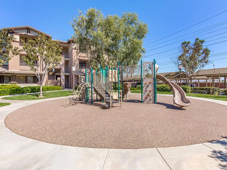 Meadow Square Apartment Homes — Photo 11