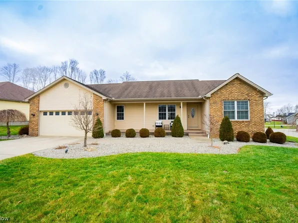 828 Ava Ct, Hubbard, OH 44425