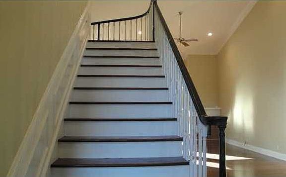 3rd image of 233 Winship Dr