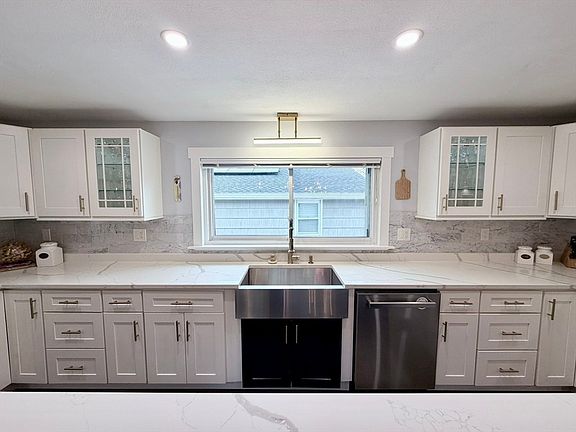 3rd image of 66 Newhall St