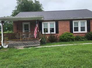 127 Washington St, Celina, TN 38551