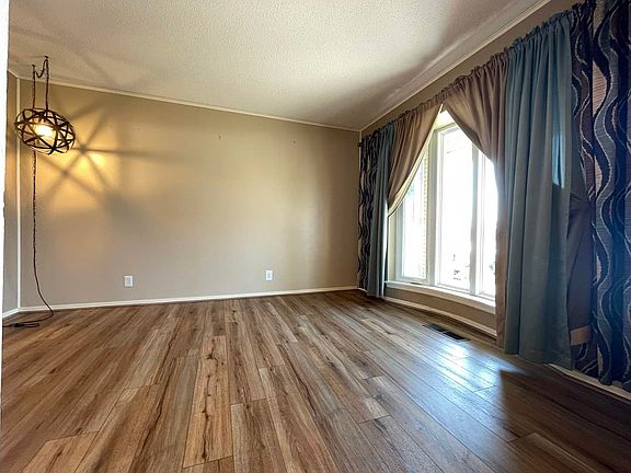 2nd image of 1605 Ann Ave