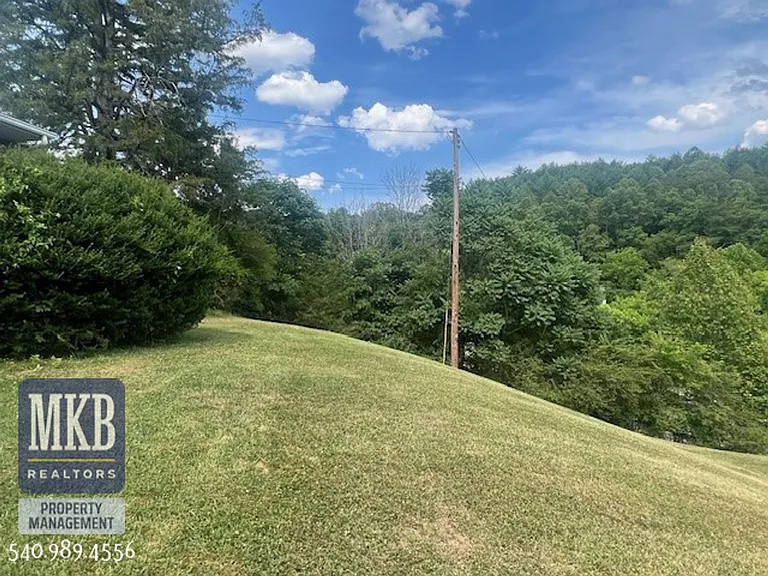 6099 Franklin Rd — Photo 28