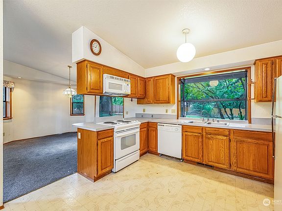 5th image of 260 Mett Street NE