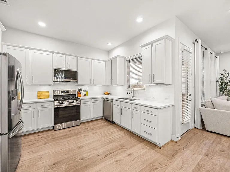 8817 Hollister Pine Ct — Photo 12