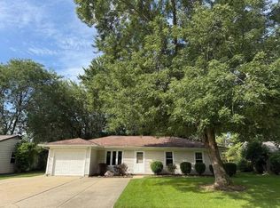 609 S 13th Ave, St Charles, IL 60174