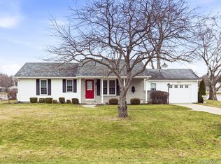3309 Lake Dr, Fort Gratiot, MI