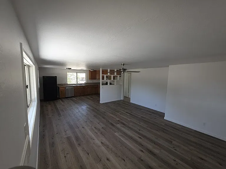 8263 Linden Rd — Photo 8