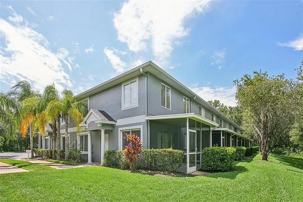 3 bed, 2.5 bath, 1364 sqft, $800 — Photo 3