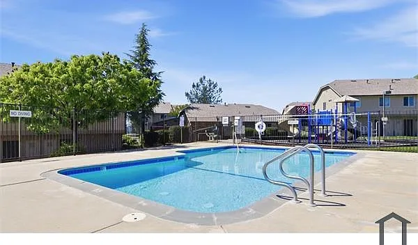 2789 Ray Lawyer Dr