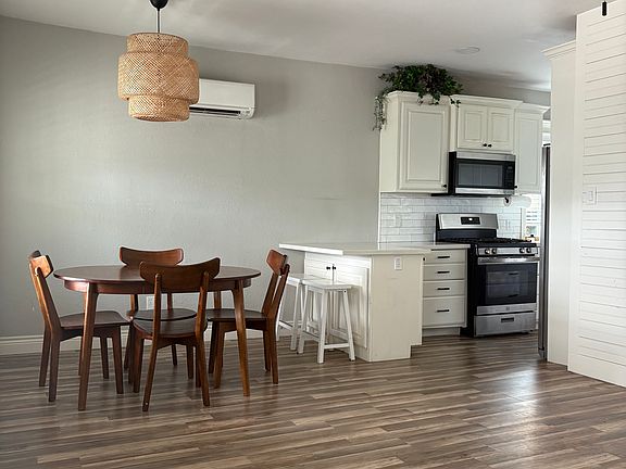 2nd image of 2512 43rd St