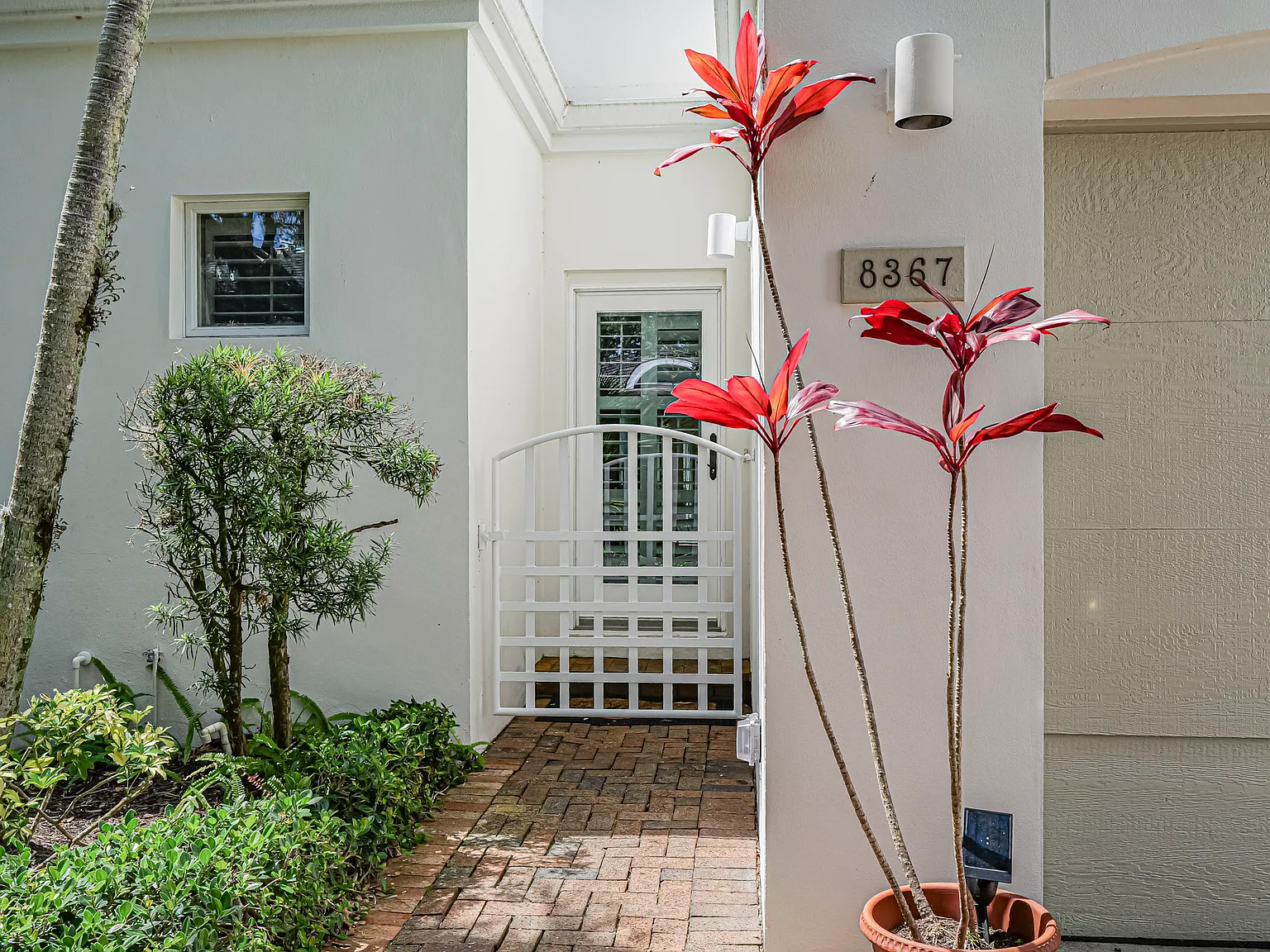 2 bed, 1707 sqft, $4,500 — Photo 2