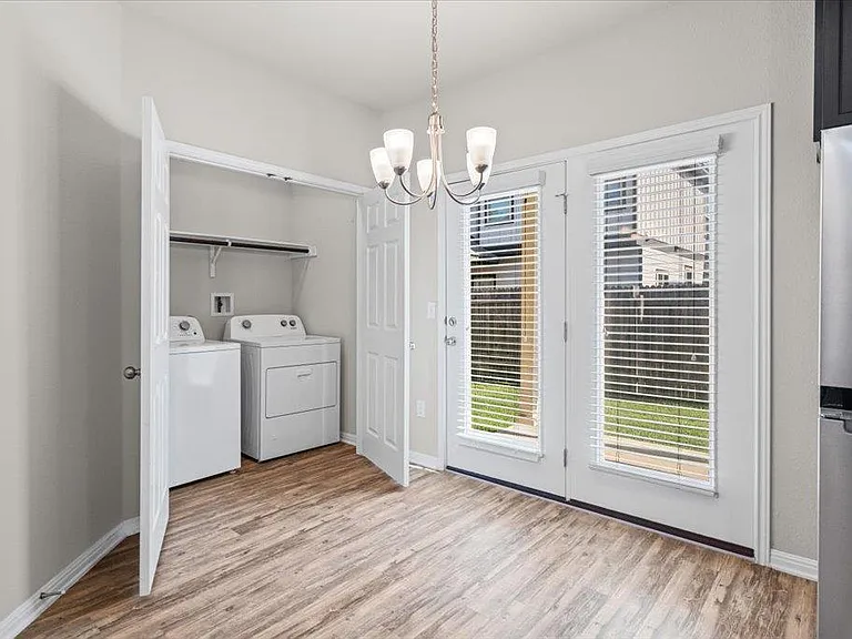 9703 Sunny Swan Ct — Photo 10