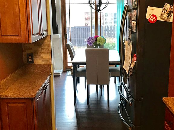 5th image of 1812 Torquay Ave #1