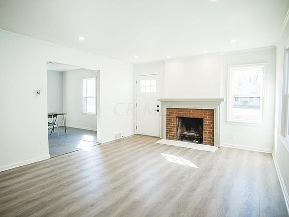 3rd image of 214 S Westgate Ave