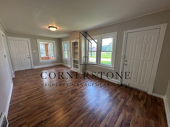 2nd image of 302 2nd St NW