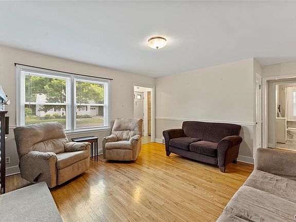 3rd image of 159 Madison St