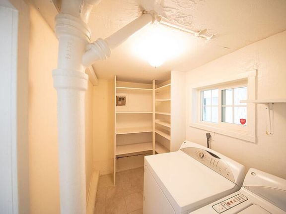 4th image of 600 Wateree St #B