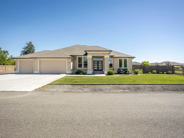 5610 Castle Holly Ct, Pasco, WA 99301