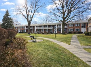 29460 Hoover Rd, Warren, MI 48093