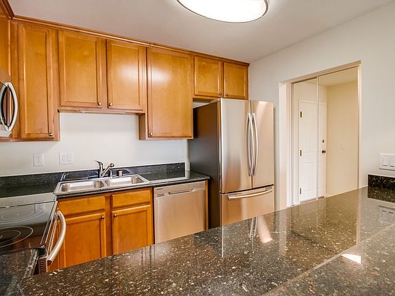 3rd image of 3030 Suncrest Dr Unit 611