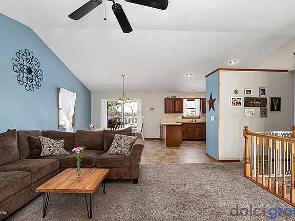 5th image of 621 Cummings Ave NW