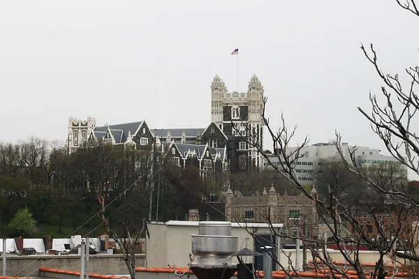 Rented by OGI Management | media 25