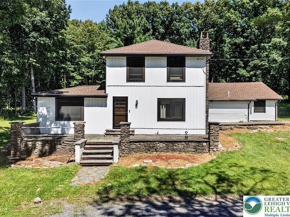 1st image of 211 Sand Spring Rd