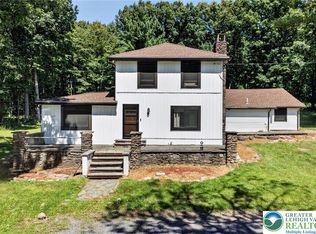 211 Sand Spring Rd, Cresco, PA 18326