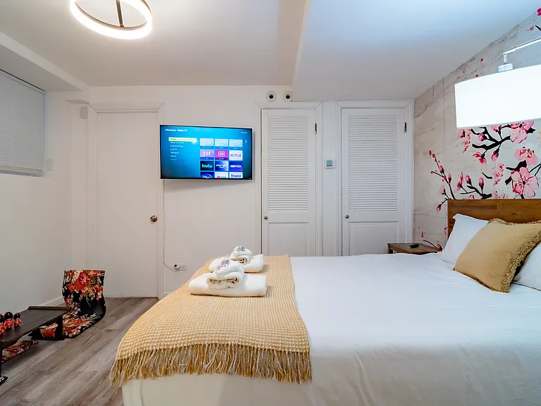 117 E Bellevue Pl #1 — Photo 9