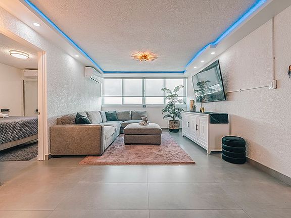 5th image of 1048 Avenue Las Palmas #1406