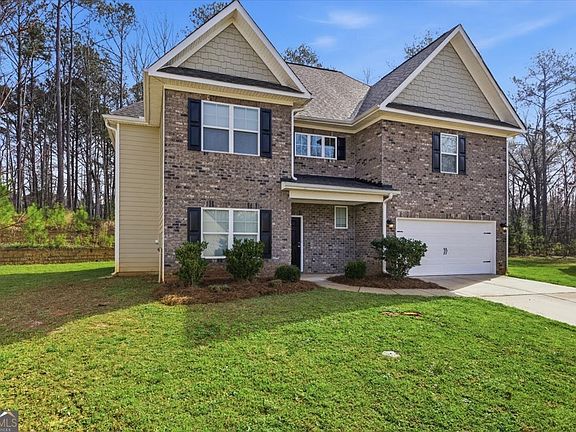 3rd image of 455 Pearson Cir