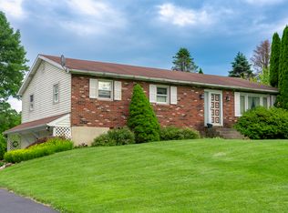 1693 Creek View Rd, Bethlehem, PA 18015