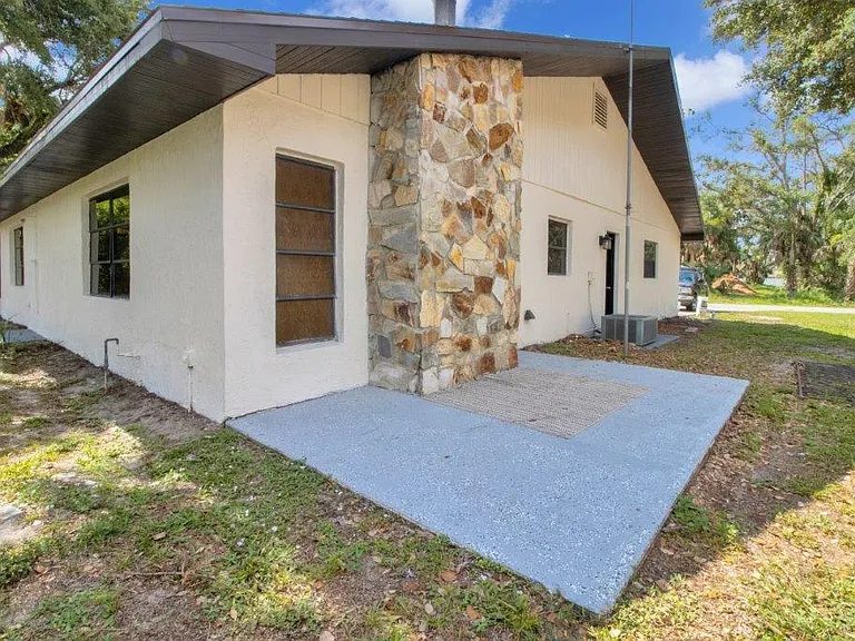 13540 Sedgwick Ave — Photo 7
