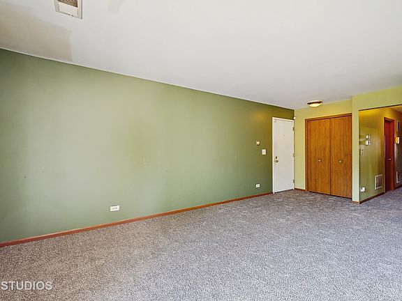 5th image of 2449 Charleston Dr Unit 5