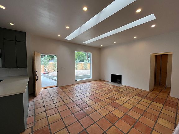 3rd image of 260 N Alvarado Ave