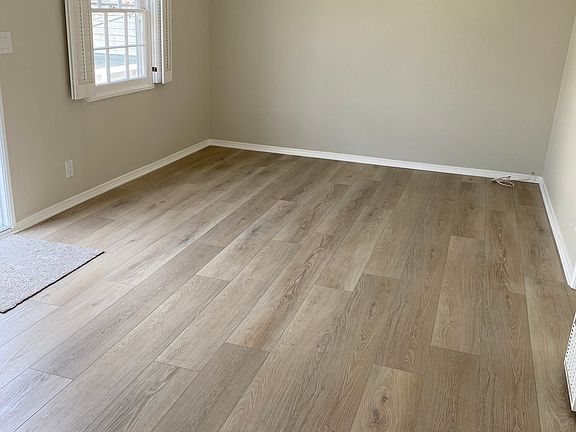 4th image of 320 1/2 Sapphire Ave #1/2