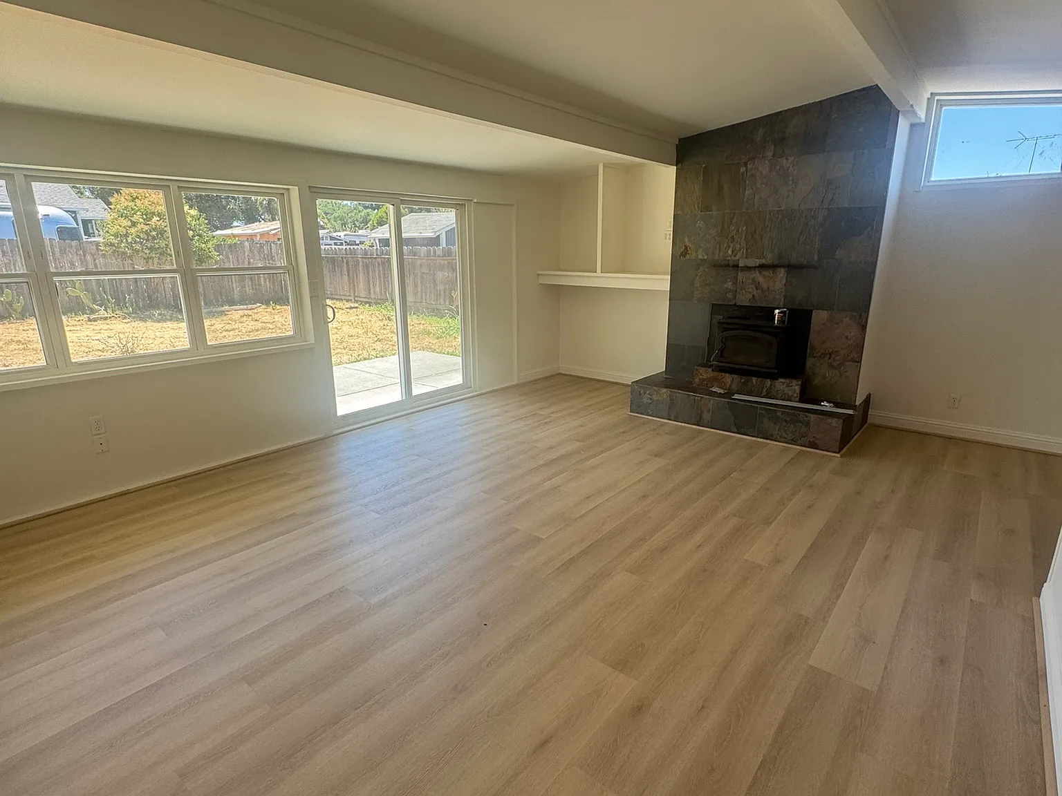 3 bed, 1260 sqft, $3,000 — Photo 2