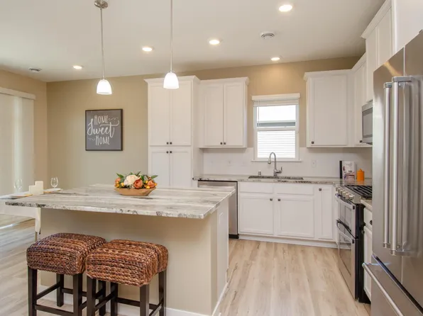11596 Parkside Ln N, Champlin, MN 55316