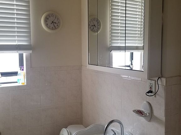 5th image of 568 W 171st St APT 5E