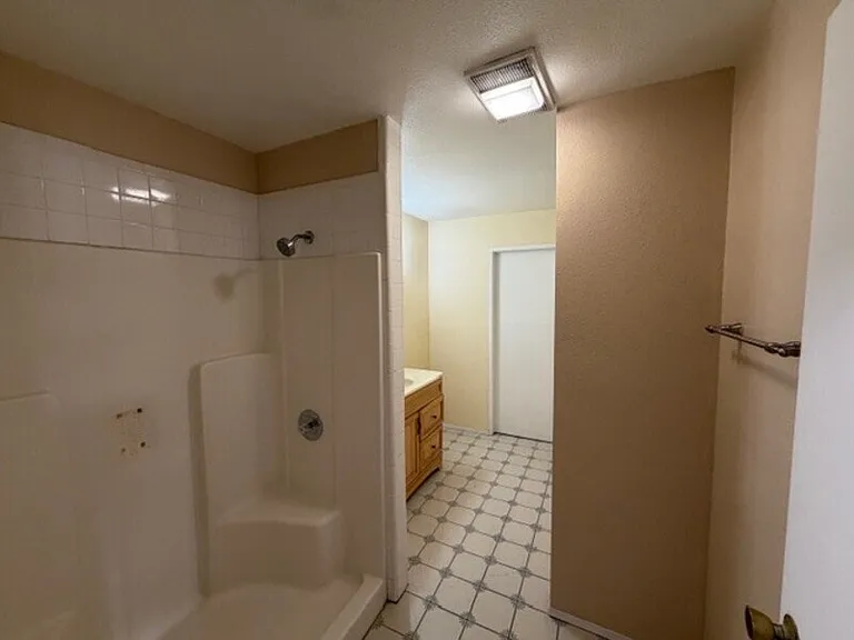 1609 Grove St #B — Photo 26
