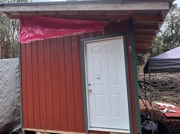 44 Road 11, Volcano, HI 96785